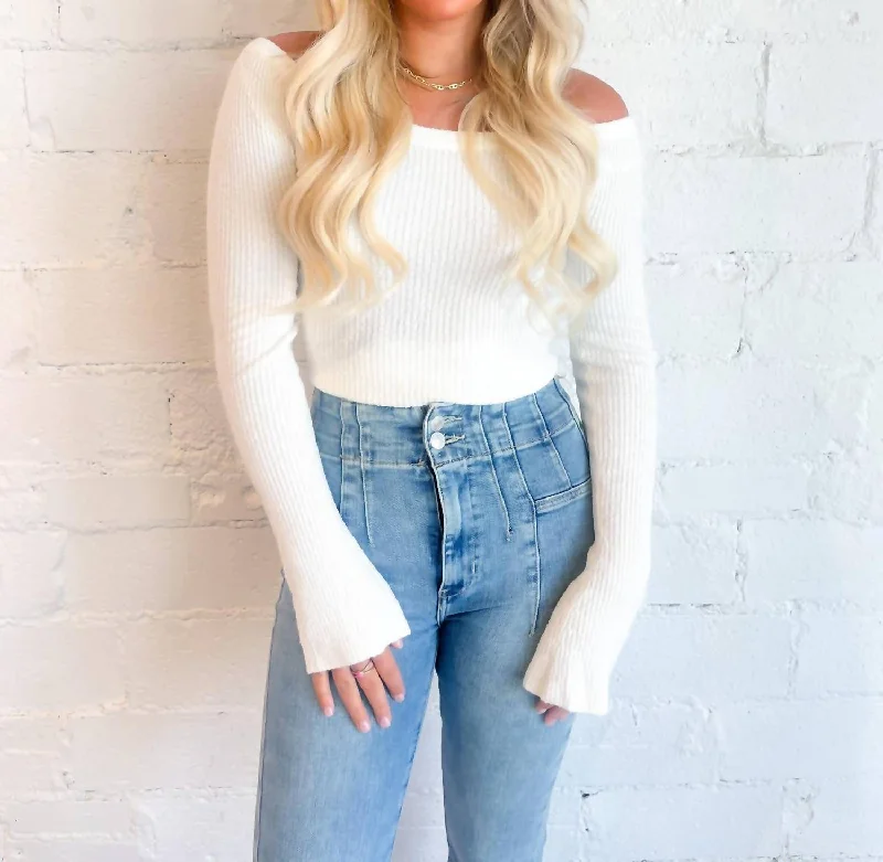 Season Sale Mystic Cozy Sweater Top In White