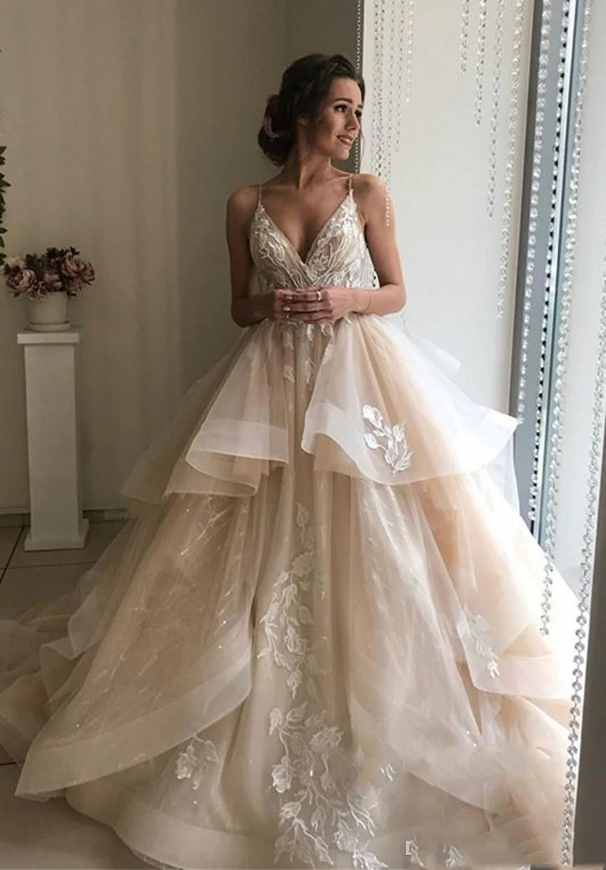 Style Streetwear Champagne Floral Lace Beach Wedding Dresses Sexy Backless Ruffles Puffy Bridal Gowns for Bride Tiered Vestido De Noiva